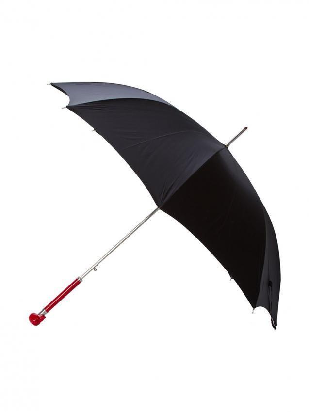 Complement a look with a fashionable umbrella