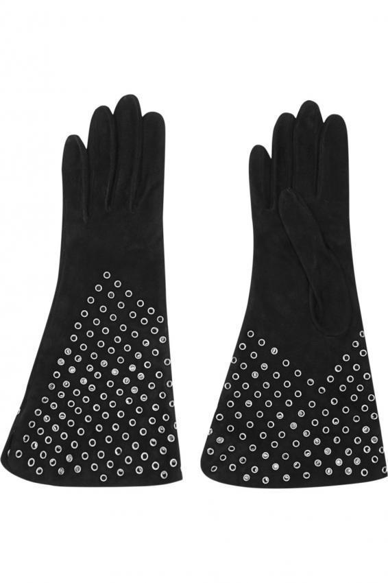 An indispensable accessory in cold weather. Gloves.