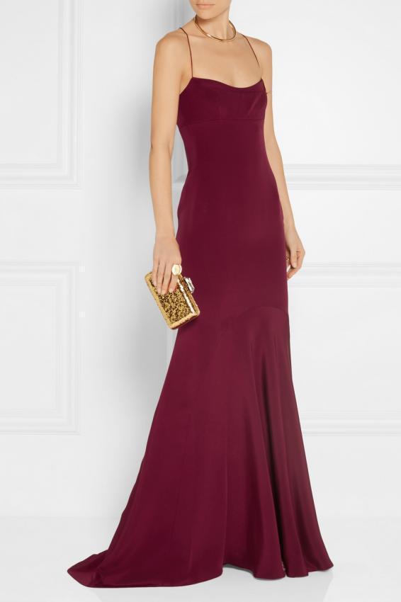 Choosing couture luxury dress for special occasion