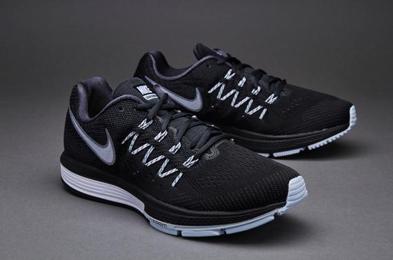 Choosing the right sports shoes. Nike Men's. New releases
