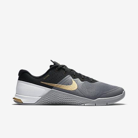 Choosing the right sports shoes. Nike Men's. New releases