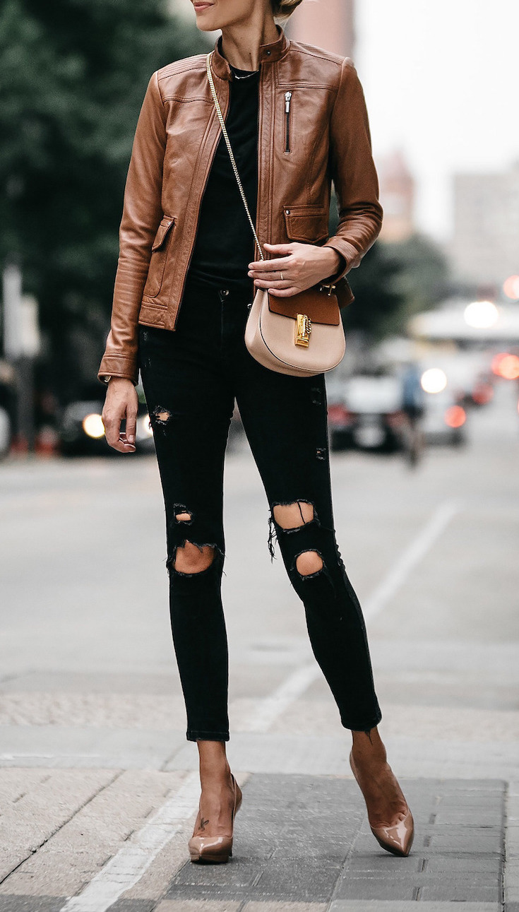 A mix of black and brown for the perfect spring style